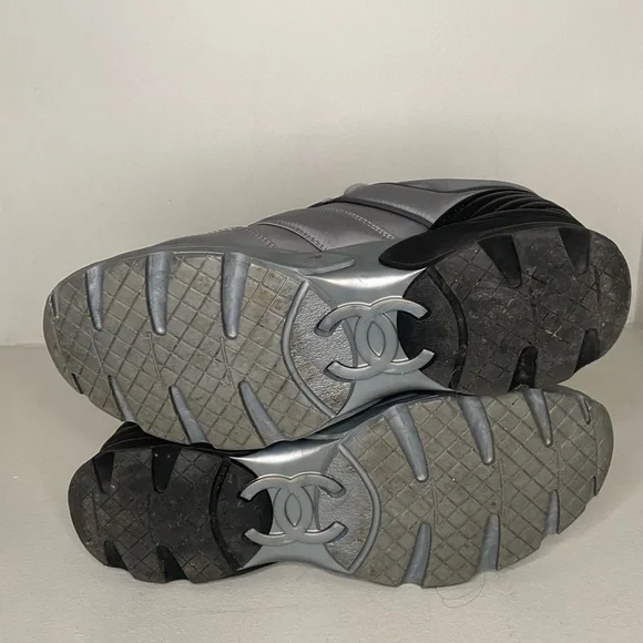 CHANEL Sneakers Size 7 - Picture 9 of 11